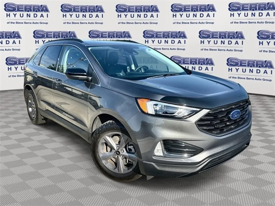 2022 Ford Edge SEL photo 1