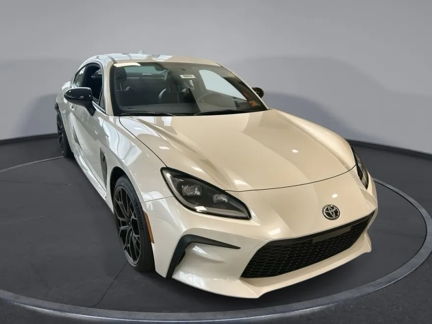 2025 Toyota GR86 Premium photo 1