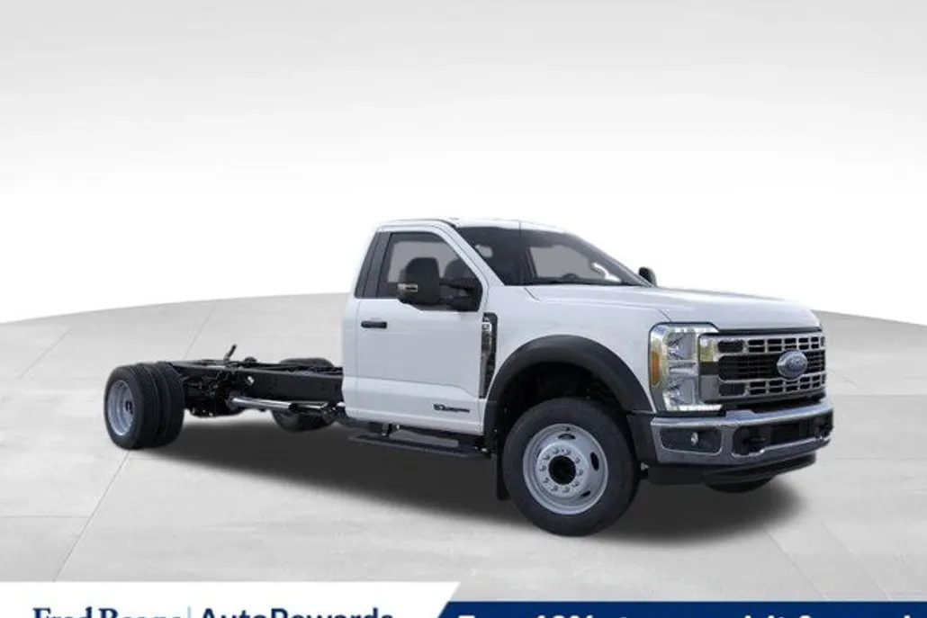2025 Ford F-550 XL photo 1