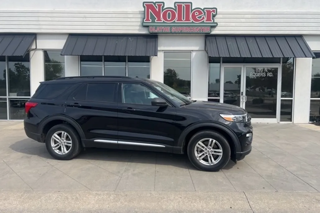 2021 Ford Explorer XLT photo 1