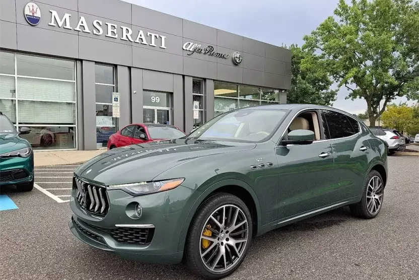 2022 Maserati Levante GT photo 1