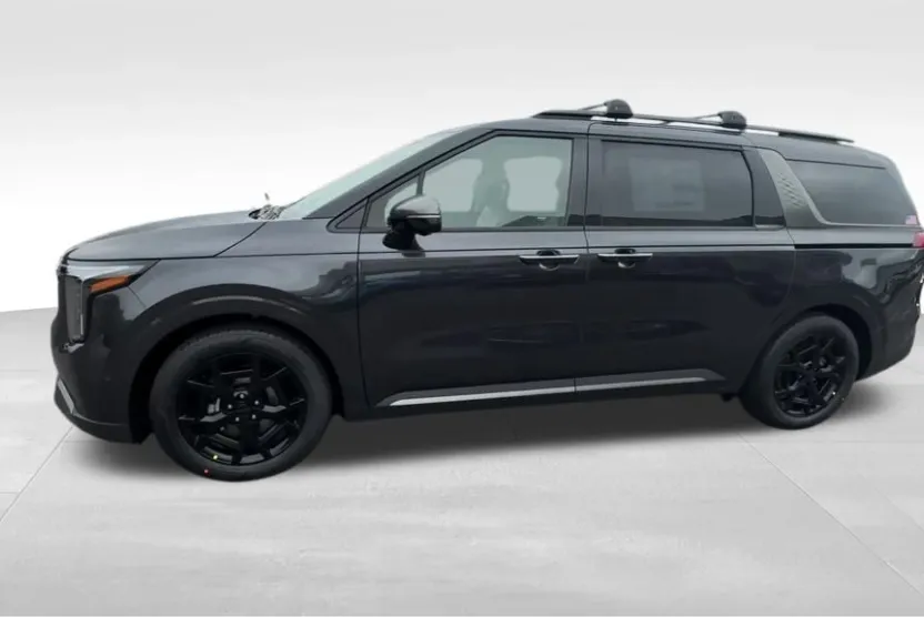 2026 Kia Carnival SX photo 1