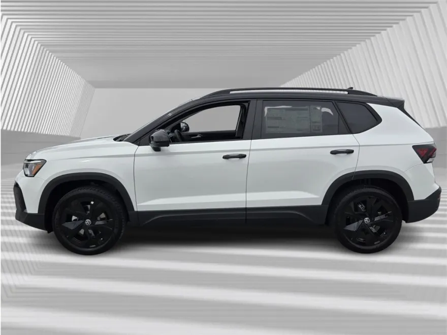 2025 Volkswagen Taos SE photo 1