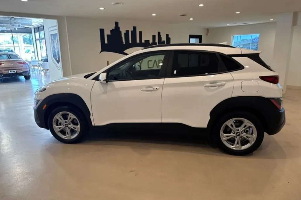 2023 Hyundai Kona SEL photo 1
