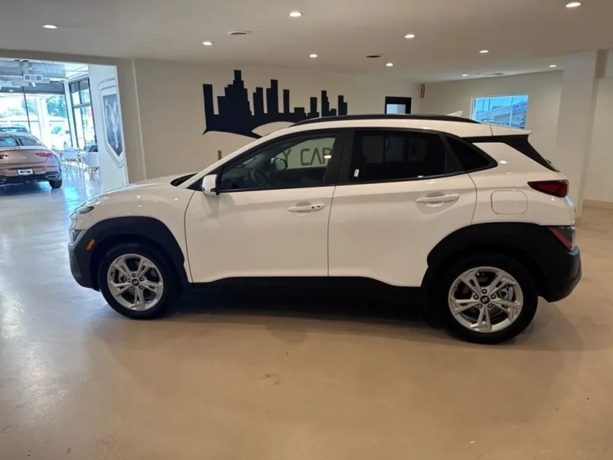 2023 Hyundai Kona SEL photo 1
