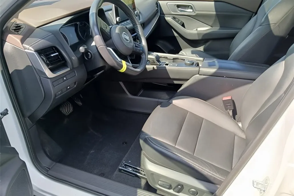 2021 Nissan Rogue SL photo 1