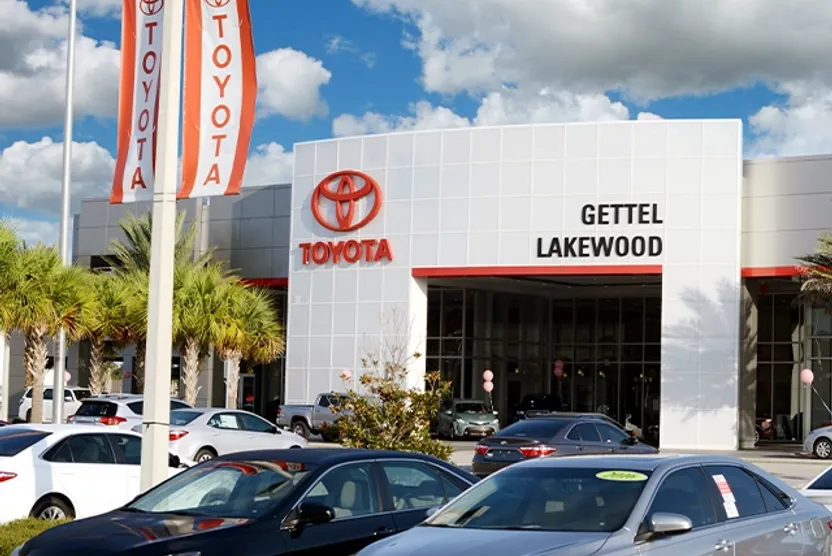2026 Toyota Tundra Limited CrewMax photo 1
