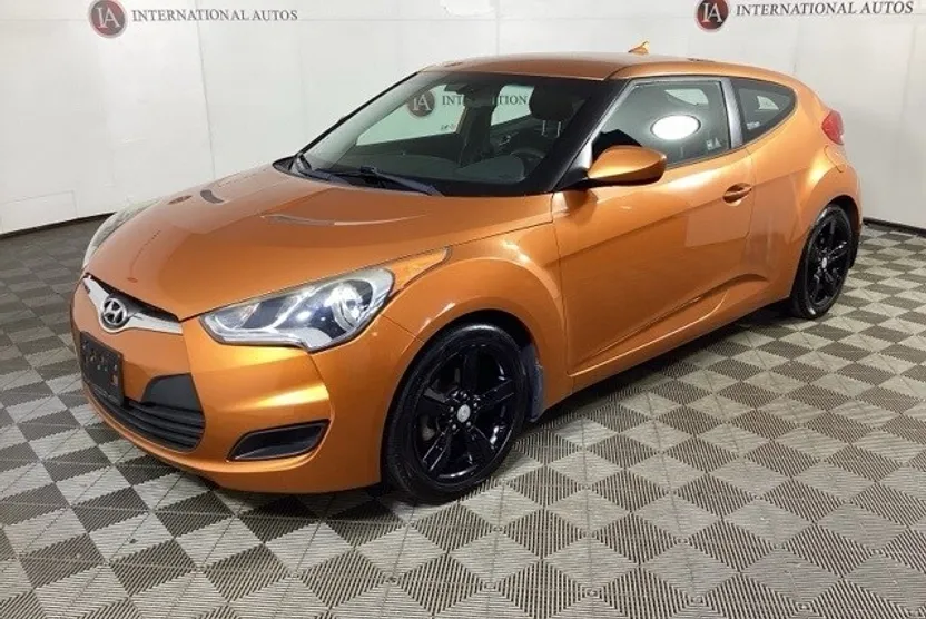 2013 Hyundai Veloster Base photo 1