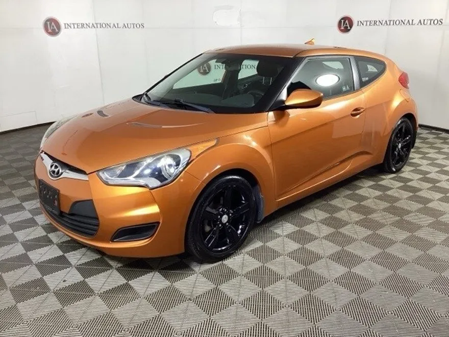 2013 Hyundai Veloster Base photo 1