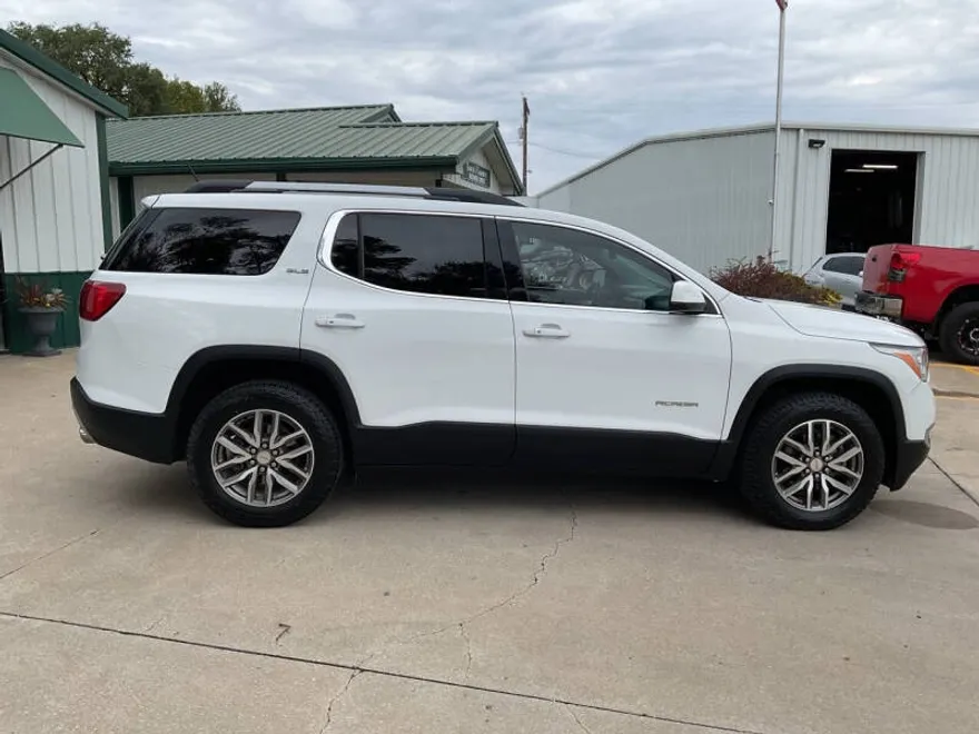 2019 Gmc Acadia SLE photo 1