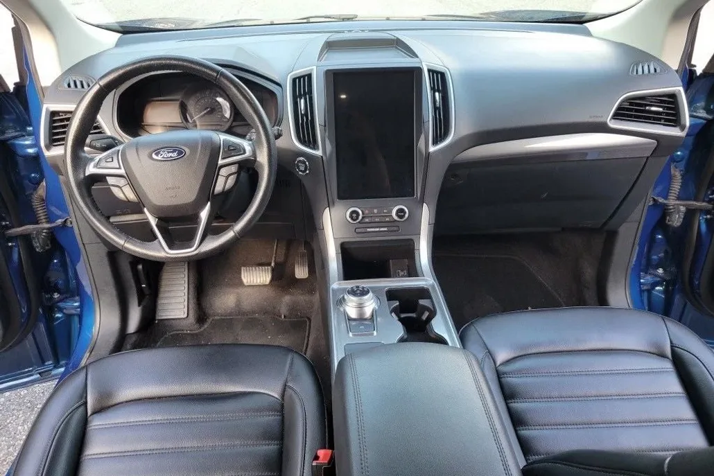 2023 Ford Edge SEL photo 1