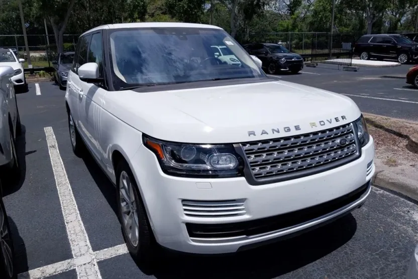 2017 Land Rover Range Rover HSE photo 1