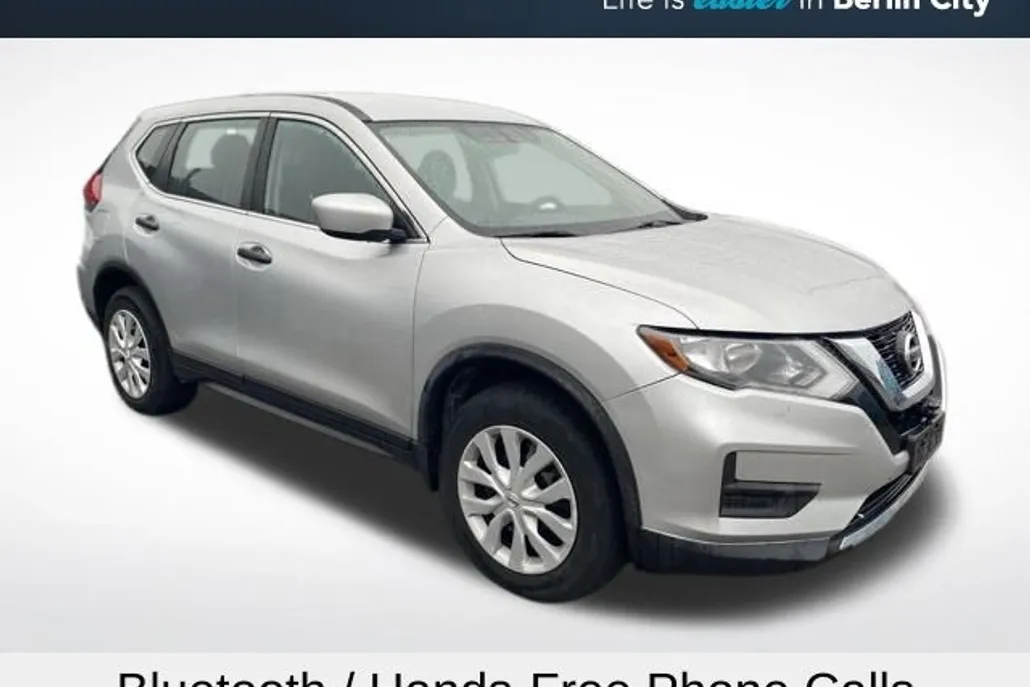 2017 Nissan Rogue S photo 1