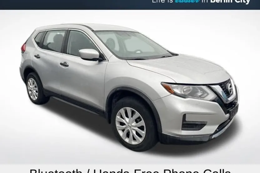 2017 Nissan Rogue S photo 1