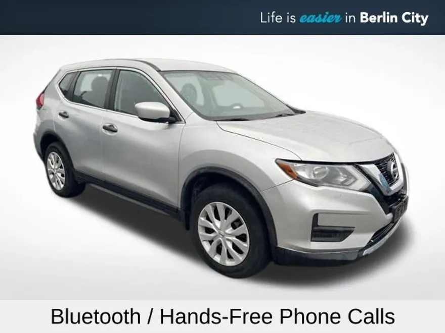 2017 Nissan Rogue S photo 1