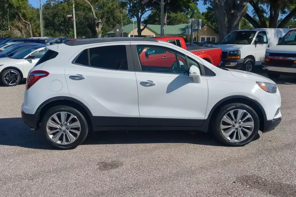 2018 Buick Enclave Essence photo 1