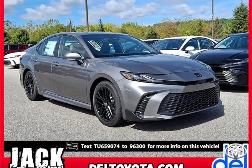 2026 Toyota Camry SE photo 1