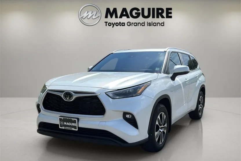 2022 Toyota Highlander XLE photo 1