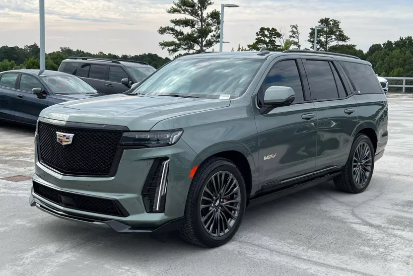 2023 Cadillac Escalade V-Series photo 1