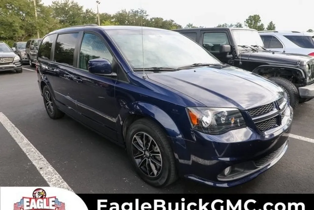 2017 Dodge Grand Caravan GT photo 1