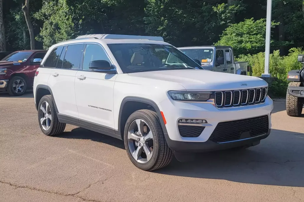 2023 Jeep Cherokee 4xe photo 1