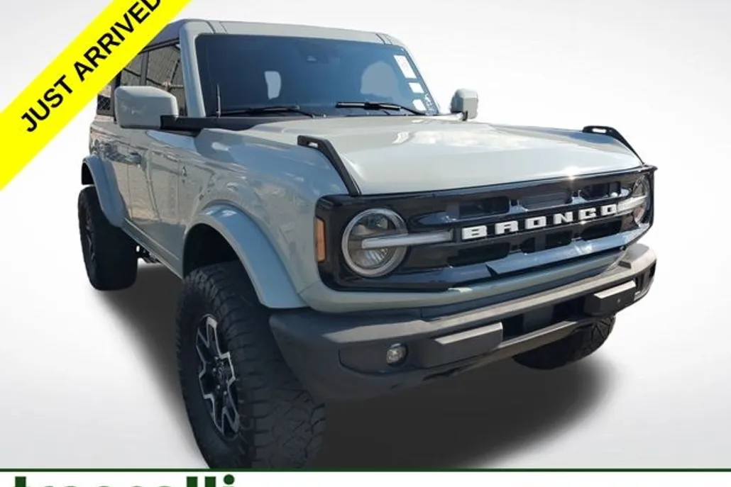 2023 Ford Bronco Outer Banks photo 1