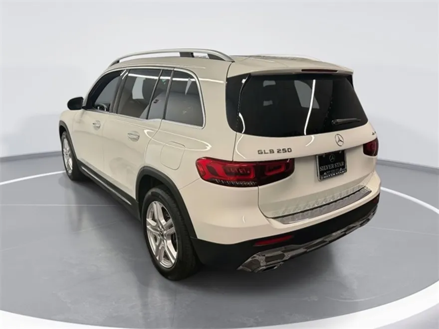 2022 Mercedes Benz GLB 250 4MATIC photo 1