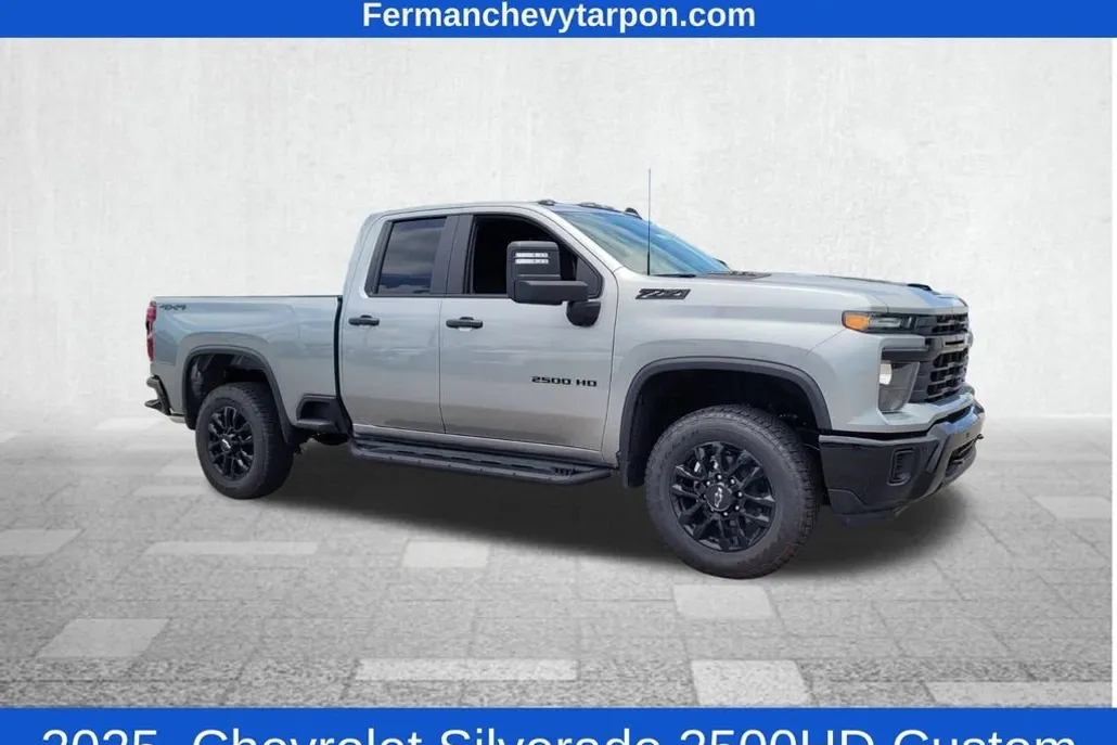 2025 Chevrolet Silverado 2500HD Custom photo 1