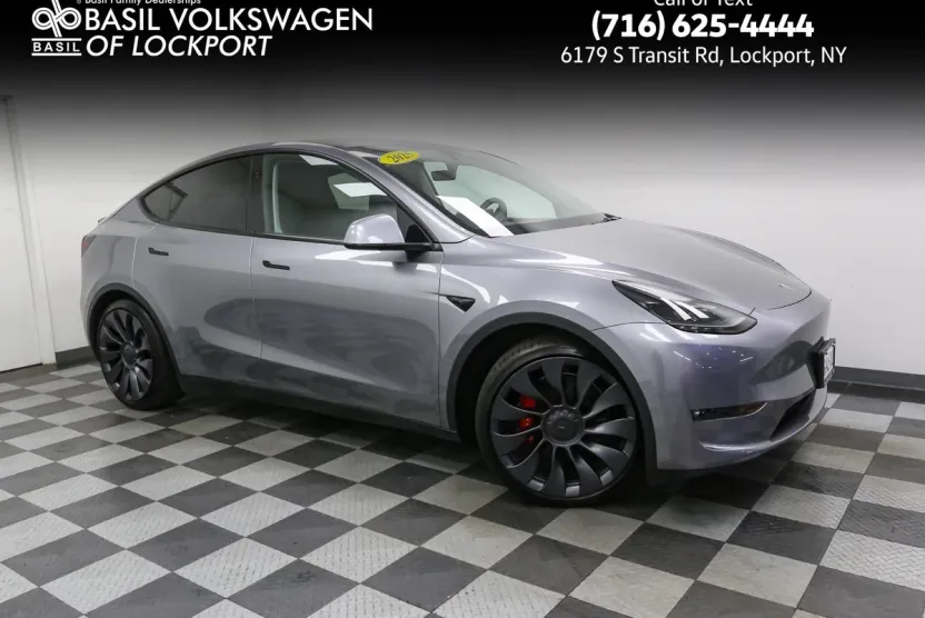 2025 Tesla Model Y Performance photo 1