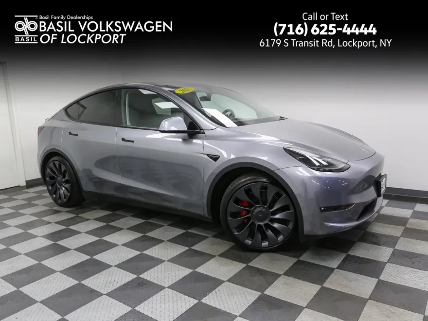 2025 Tesla Model Y Performance photo 1