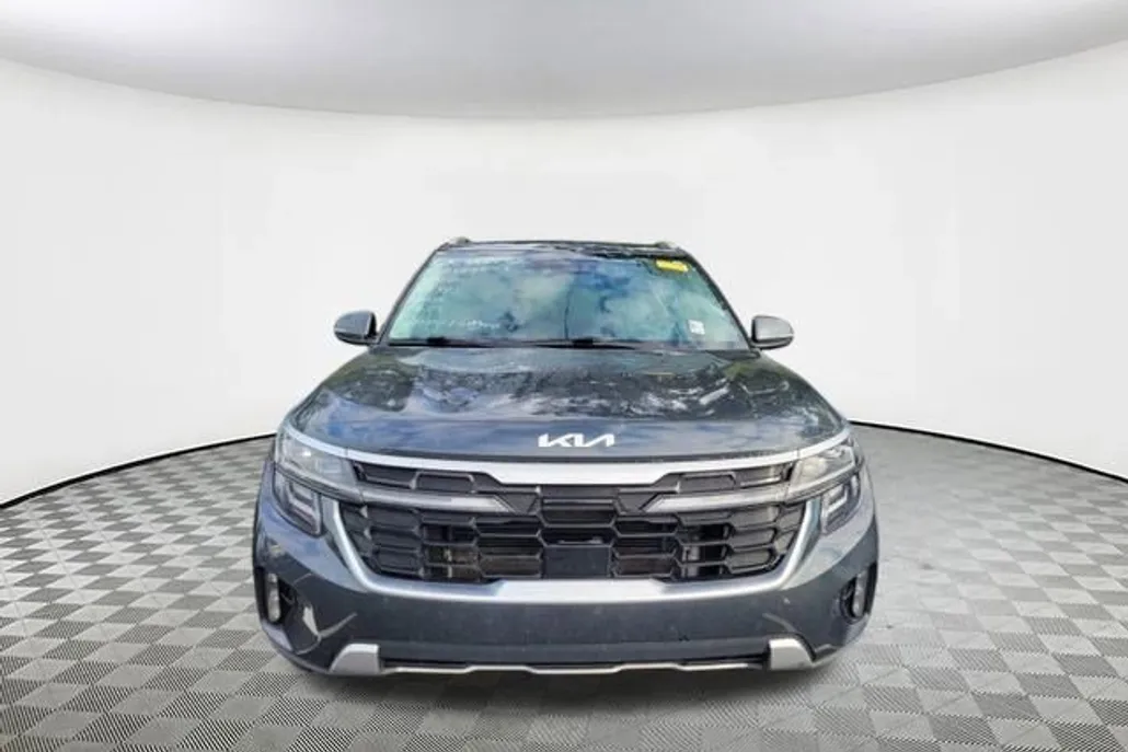 2024 Kia Seltos SX photo 1