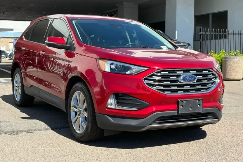 2024 Ford Edge Titanium photo 1