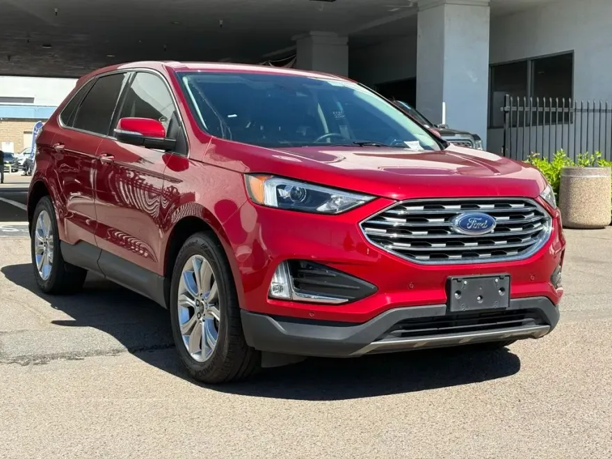 2024 Ford Edge Titanium photo 1