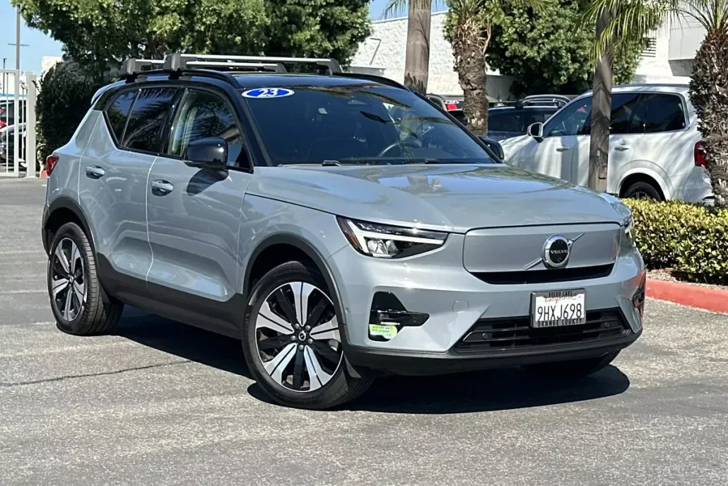 2023 Volvo XC40 Recharge Twin Plus photo 1