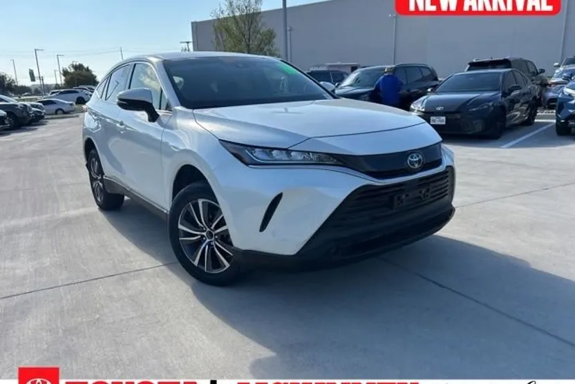 2022 Toyota Venza LE photo 1