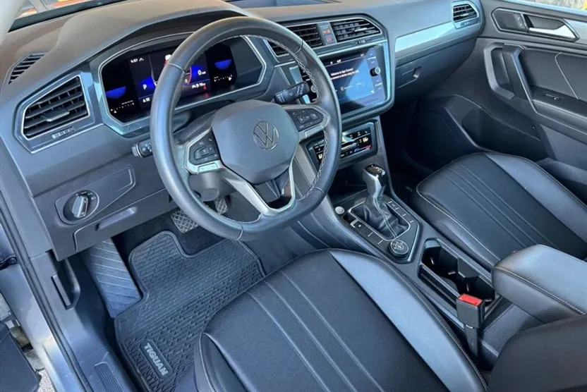 2022 Volkswagen Tiguan SE photo 1