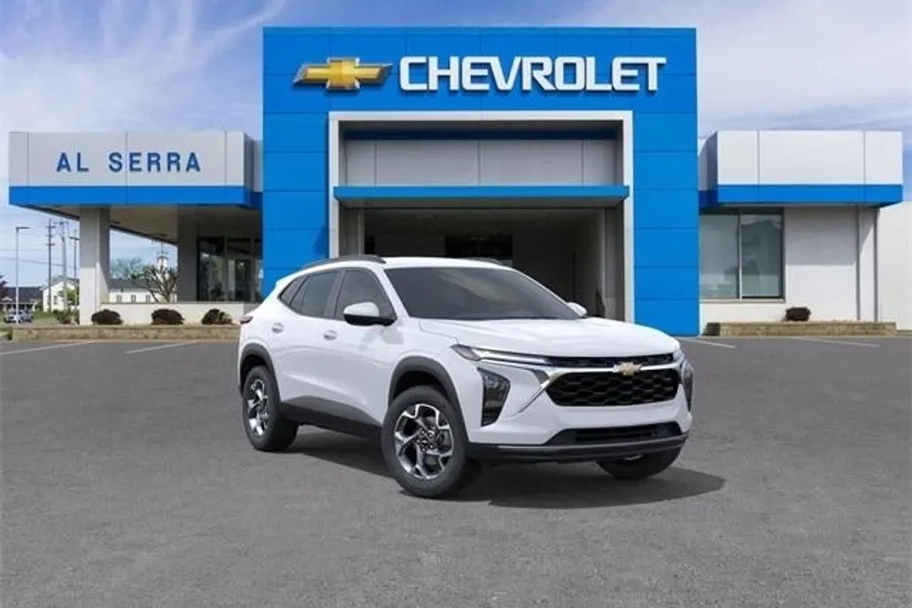 2025 Chevrolet Trax LT photo 1