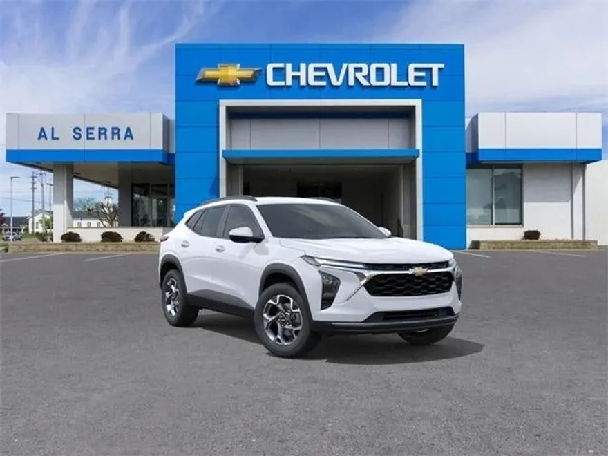 2025 Chevrolet Trax LT photo 1