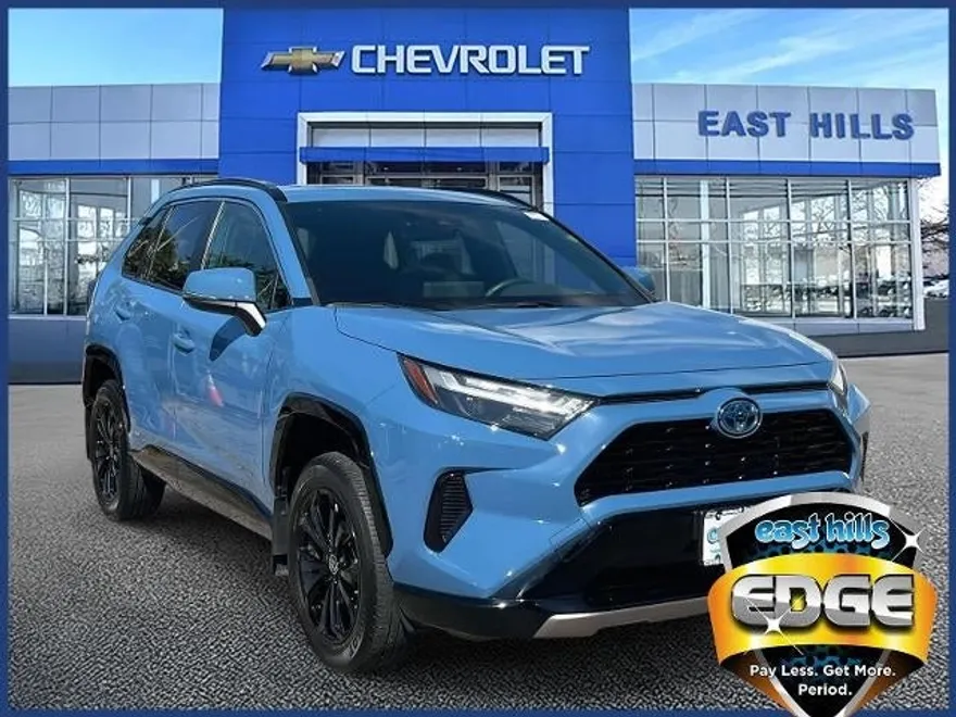 2022 Toyota RAV4 Hybrid SE photo 1