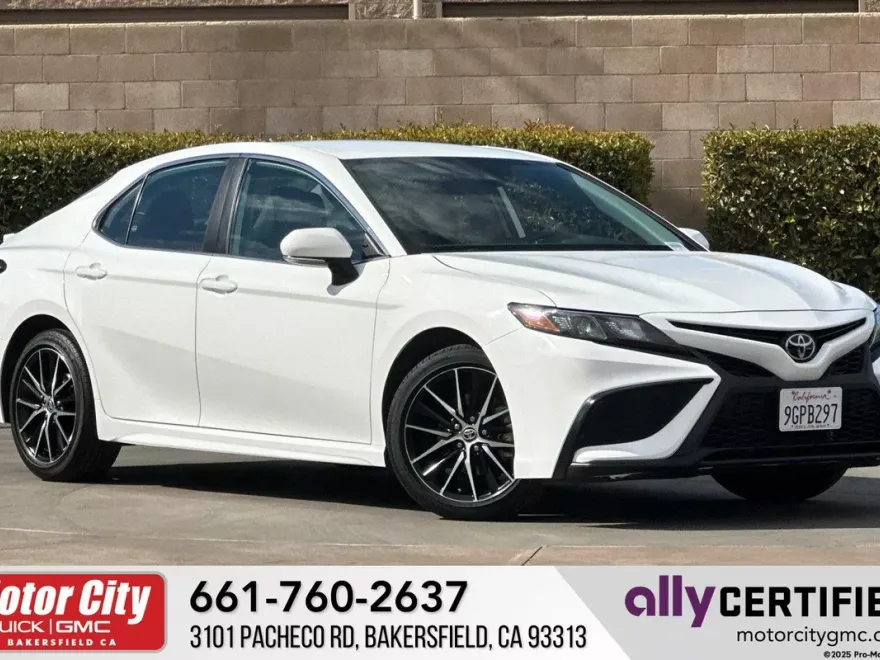 2023 Toyota Camry SE photo 1