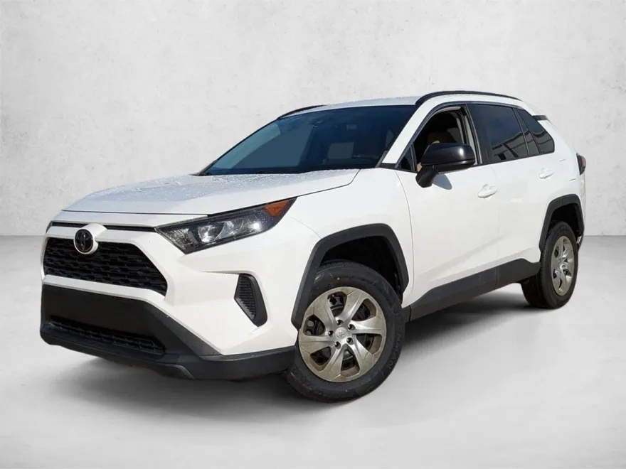 2019 Toyota RAV4 LE photo 1