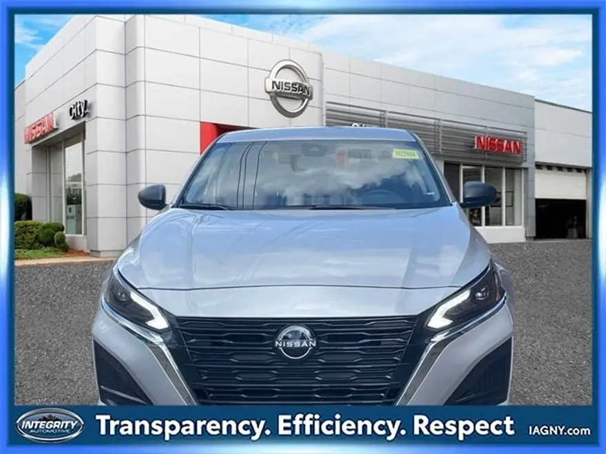 2024 Nissan Altima 2.5 SV photo 1