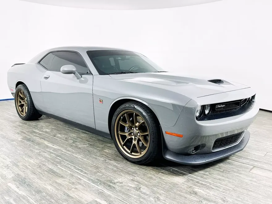 2023 Dodge Challenger R/T Scat Pack photo 1