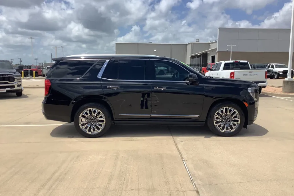 2023 Gmc Yukon Denali Ultimate photo 1