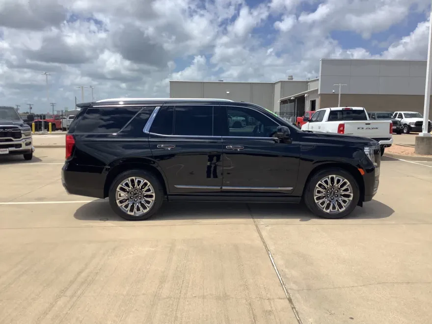 2023 Gmc Yukon Denali Ultimate photo 1