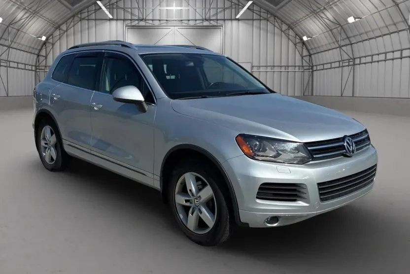 2012 Volkswagen Touareg VR6 Sport photo 1