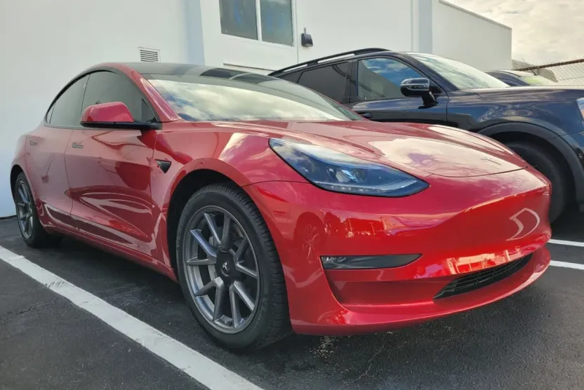 2021 Tesla Model 3 Long Range photo 1