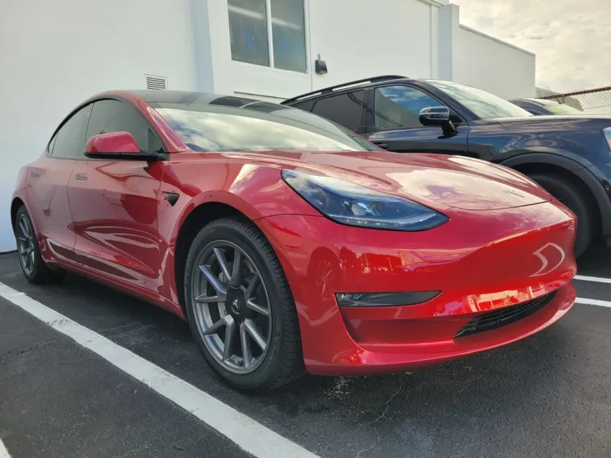 2021 Tesla Model 3 Long Range photo 1