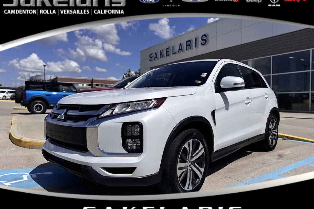 2024 Mitsubishi Outlander Sport SE photo 1