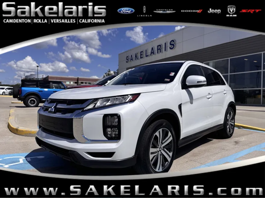 2024 Mitsubishi Outlander Sport SE photo 1